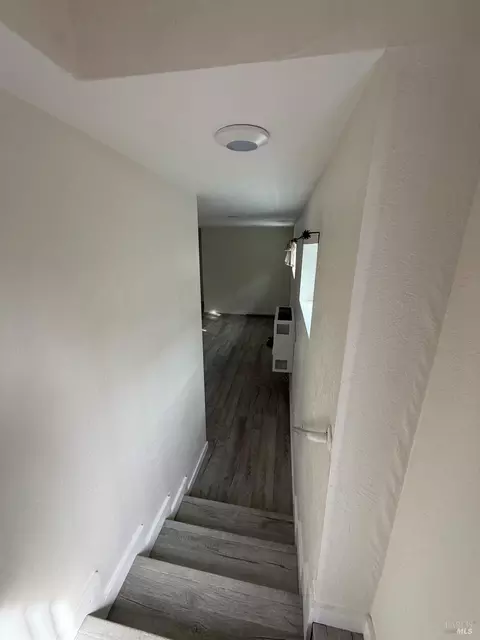 Entry Way - 219 Florida St, Vallejo, CA 94590 photo 2 of 3