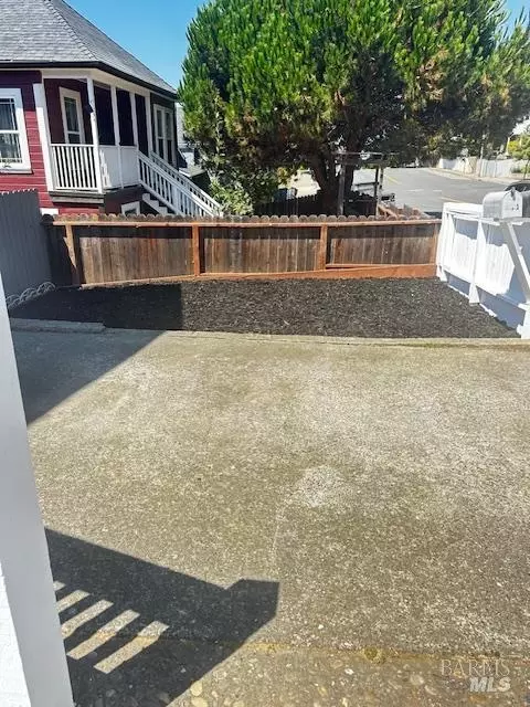 Exterior - 219 Florida St, Vallejo, CA 94590 photo 6 of 17