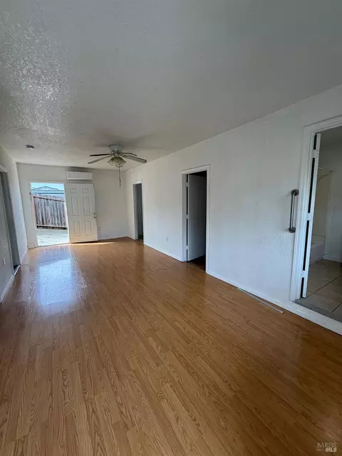 Living - 219 Florida St, Vallejo, CA 94590 photo 3 of 4