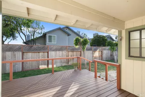 Exterior - 8 Starling Dr, Petaluma, CA 94954 photo 7 of 15