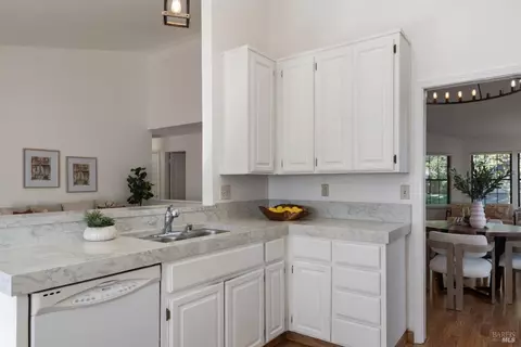Kitchen - 8 Starling Dr, Petaluma, CA 94954 photo 6 of 7