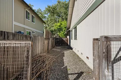 Exterior - 8 Starling Dr, Petaluma, CA 94954 photo 10 of 15