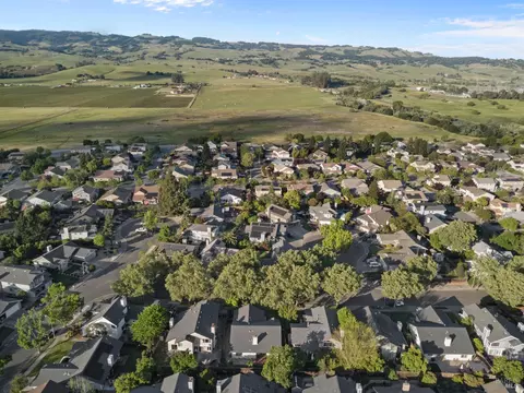 View/Area - 8 Starling Dr, Petaluma, CA 94954 photo 4 of 4