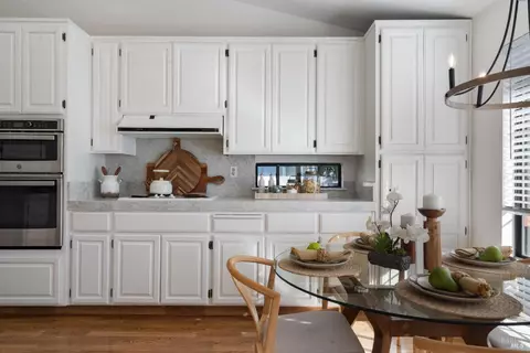 Kitchen - 8 Starling Dr, Petaluma, CA 94954 photo 2 of 7
