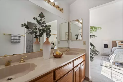 Bath - 8 Starling Dr, Petaluma, CA 94954 photo 2 of 4