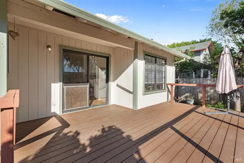 Exterior - 8 Starling Dr, Petaluma, CA 94954 photo 6 of 15