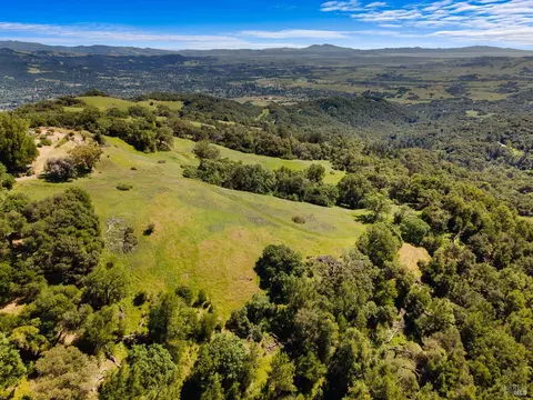 7251 Grove Ct, Sonoma, CA 95476