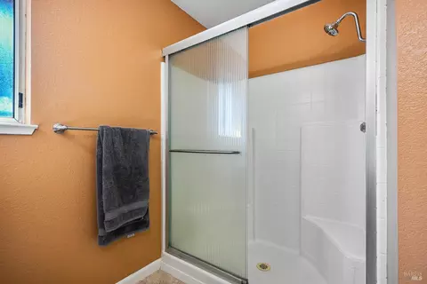 Bath - 202 Aguirre Way, Cotati, CA 94931 photo 4 of 4