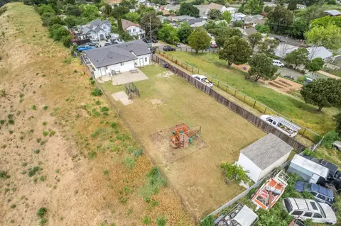 View/Area - 136 Renida St, Vallejo, CA 94591 photo 5 of 6