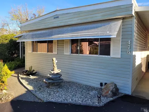 476 Colonial Park Dr, Santa Rosa, CA 95403