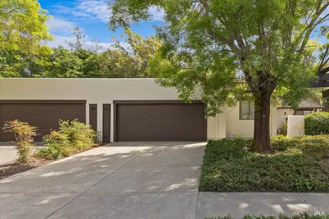 920 Shady Oak Dr, Santa Rosa, CA 95404