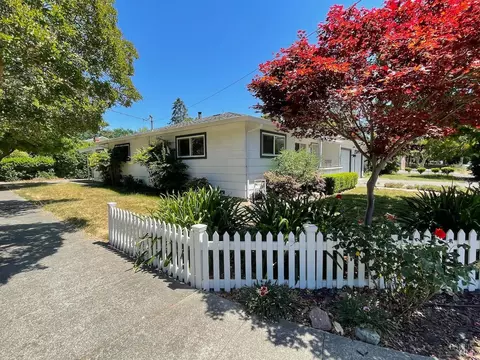 1690-1692 Beaver St, Santa Rosa, CA 95404