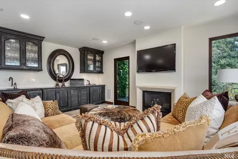 Living - 1315 Crestmont Dr, Angwin, CA 94508 photo 6 of 7