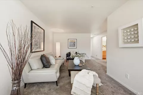 Living - 786 William Ct, Napa, CA 94558 photo 5 of 6