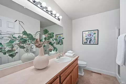 Bath - 786 William Ct, Napa, CA 94558 photo 2 of 2