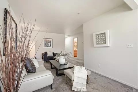 Living - 786 William Ct, Napa, CA 94558 photo 6 of 6