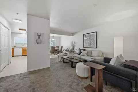 Living - 786 William Ct, Napa, CA 94558 photo 4 of 6
