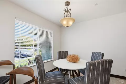 Dining - 786 William Ct, Napa, CA 94558 photo 3 of 3