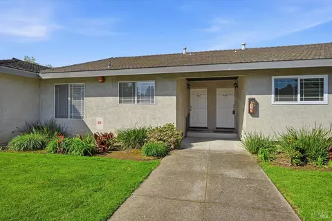 Exterior - 786 William Ct, Napa, CA 94558 photo 4 of 6