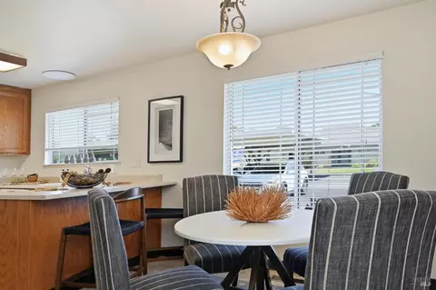 Dining - 786 William Ct, Napa, CA 94558 photo 2 of 3