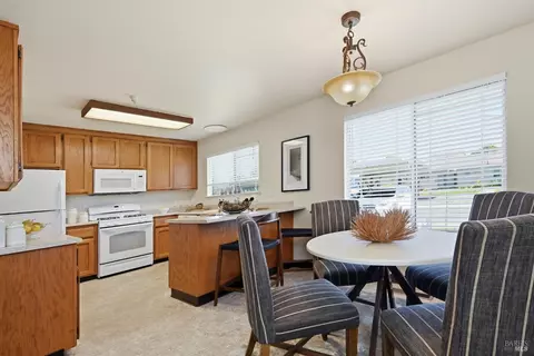 Dining - 786 William Ct, Napa, CA 94558 photo 1 of 3