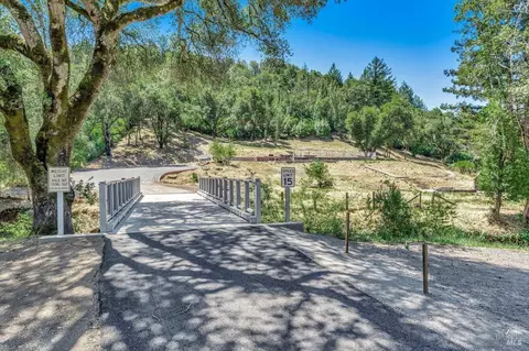 1400 Riebli Rd, Santa Rosa, CA 95404