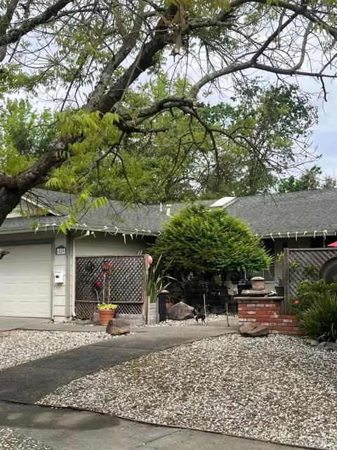 1889 Jennings Ave, Santa Rosa, CA 95401