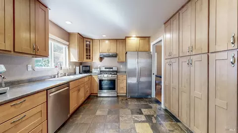 Kitchen - 414 Princess Way, Windsor, CA 95492 photo 1 of 5