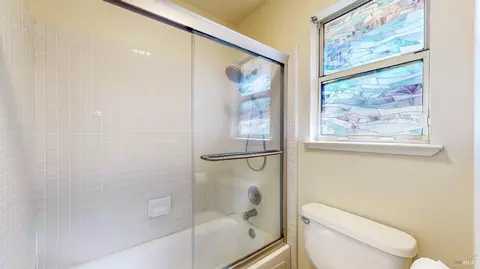 Bath - 414 Princess Way, Windsor, CA 95492 photo 6 of 7