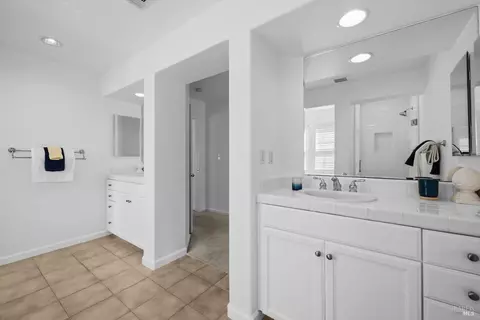 Bath - 4142 Sheffield Way, Vallejo, CA 94591 photo 5 of 7