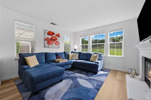 Living - 4142 Sheffield Way, Vallejo, CA 94591 photo 3 of 3