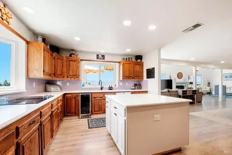 Kitchen - 305 West Ln, Angwin, CA 94508 photo 5 of 6