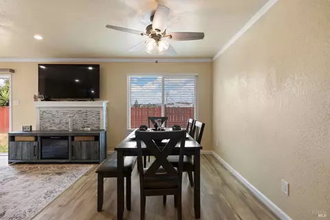 Dining - 942 5th St, Vallejo, CA 94590 photo 3 of 3
