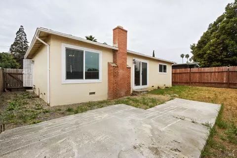 Exterior - 942 5th St, Vallejo, CA 94590 photo 1 of 2