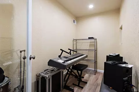 Other - 942 5th St, Vallejo, CA 94590 photo 3 of 4