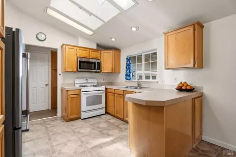 Kitchen - 24193 Birch Ter, Willits, CA 95490 photo 2 of 4