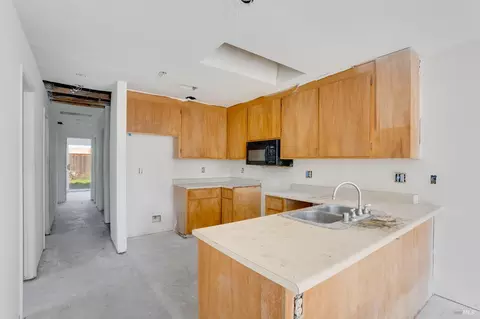 Kitchen - 1210 Capitol St, Vallejo, CA 94590 photo 2 of 2