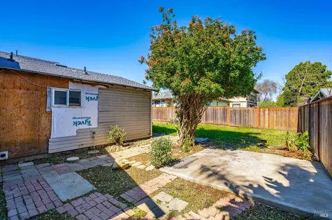 Exterior - 1210 Capitol St, Vallejo, CA 94590 photo 5 of 6