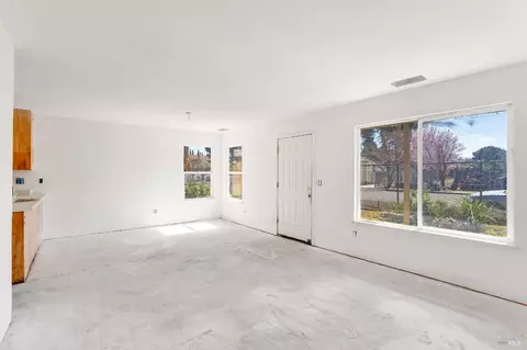 Living - 1210 Capitol St, Vallejo, CA 94590 photo 1 of 3