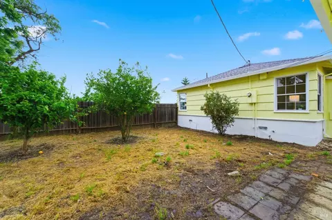 Exterior - 691 Annette Ave, Vallejo, CA 94591 photo 3 of 15