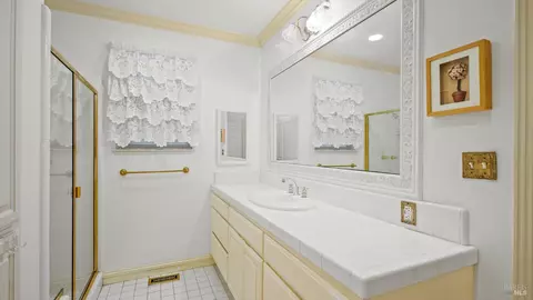 Bath - 113 Heidi Ln, Cloverdale, CA 95425 photo 1 of 4