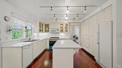 Kitchen - 113 Heidi Ln, Cloverdale, CA 95425 photo 1 of 4