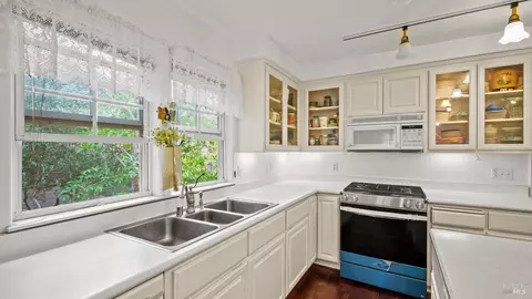 Kitchen - 113 Heidi Ln, Cloverdale, CA 95425 photo 2 of 4