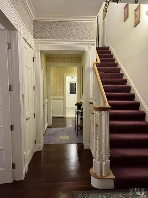Entry Way - 113 Heidi Ln, Cloverdale, CA 95425 photo 4 of 6