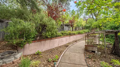 Exterior - 113 Heidi Ln, Cloverdale, CA 95425 photo 20 of 29