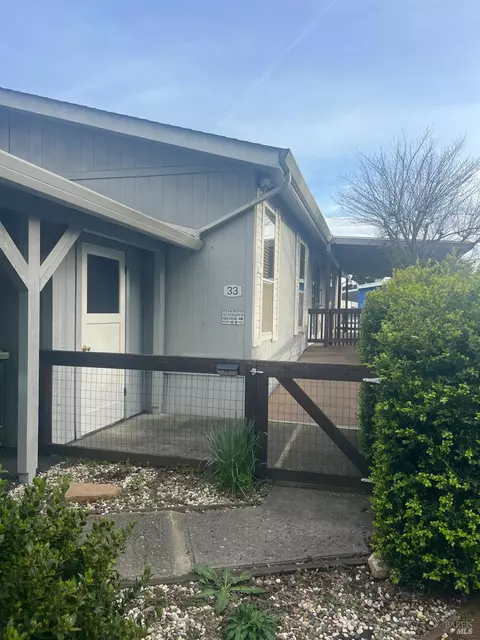 33 Chestnut Ct, Rohnert Park, CA 94928