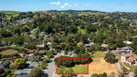 156 Grant Ct, Petaluma, CA 94952