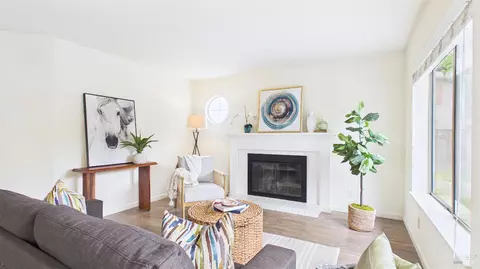 Living - 6424 Apollo Pl, Windsor, CA 95492 photo 3 of 3
