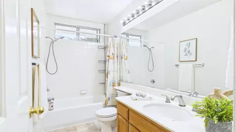 Bath - 6424 Apollo Pl, Windsor, CA 95492 photo 5 of 6