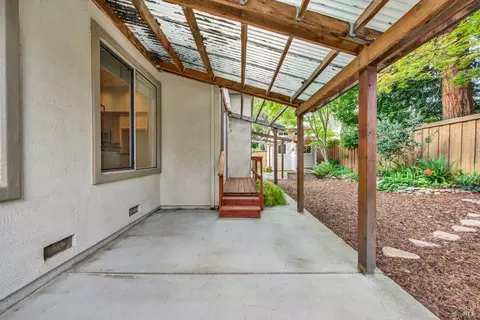 Exterior - 621 Renaissance Ave, Fairfield, CA 94534 photo 7 of 19